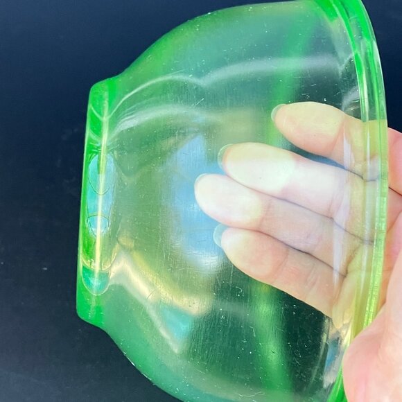 Hazel Atlas Green Uranium Glass 7 inch Rolled Lip Mixing Bowl - Picture 6 of 12